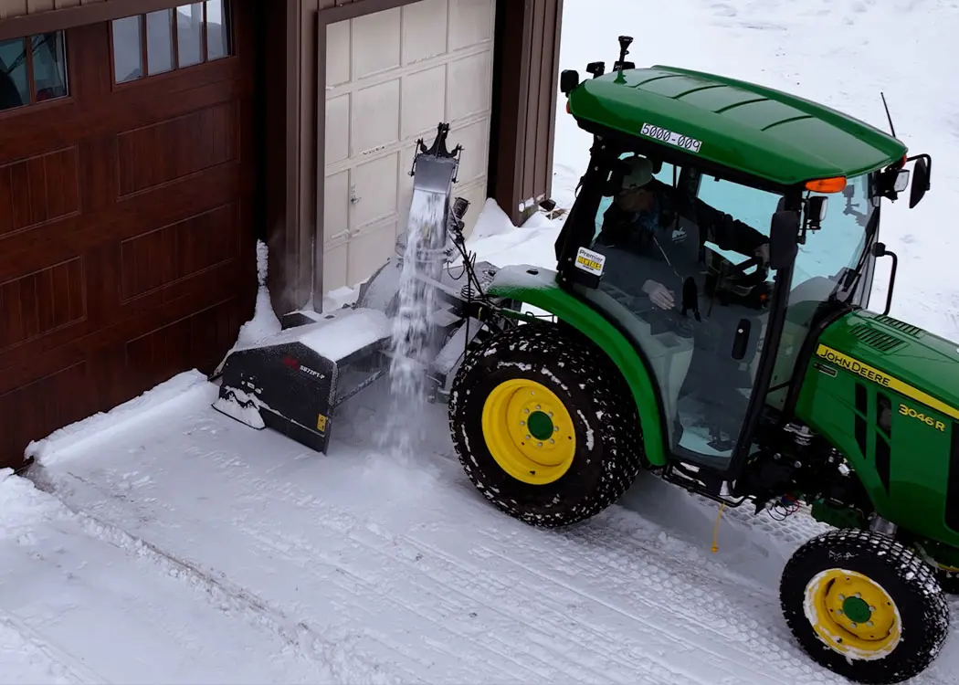 Cleans Tight to the Garage Door
